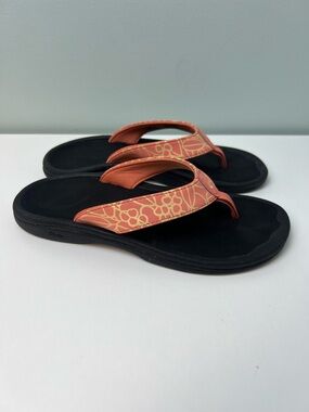 OluKai Ohana Flip Flops Womens Size 6 W Orange Fruit Print Sandals Beach Summer